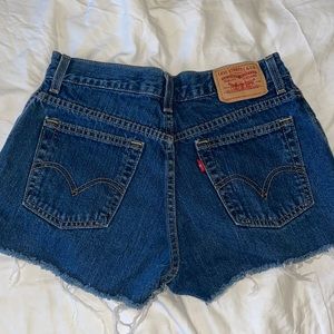Levi’s relaxed 550 denim shorts size 6